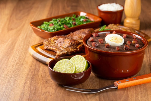Comida afro-brasileira como parte do consumo identitário - feijoada