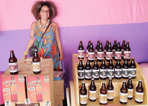 Exposição de cervejas de Mônica Alves. Imagem: Divulgação.